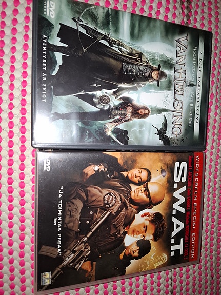 S.W.A.T.  ja Van Helsing DVD-elokuvat