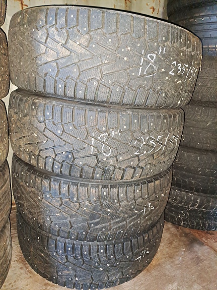 Pirelli Ice Zero nastarenkaat 235/55r18