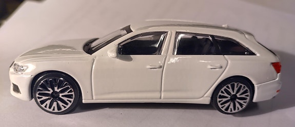 Pienoismalli Audi A6 Avant  1/43