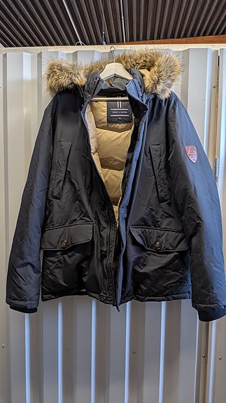 Tommy Hilfiger untuvatakki tummansininen
