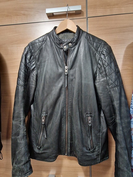 Hugo Boss nahkatakki, koko 46