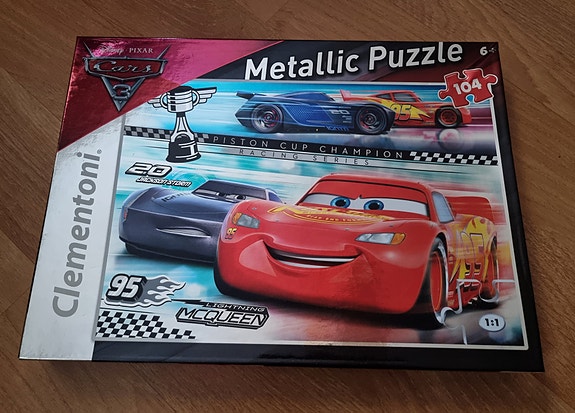 Cars-metallinhohtoinen palapeli 104 palaa