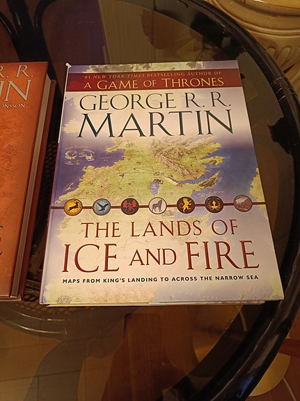 "Game of thrones" -karttakirja