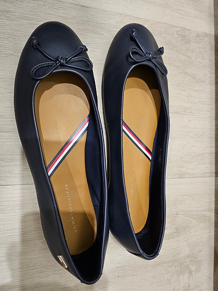 Tommy Hilfiger nahka ballerinat, koko 38