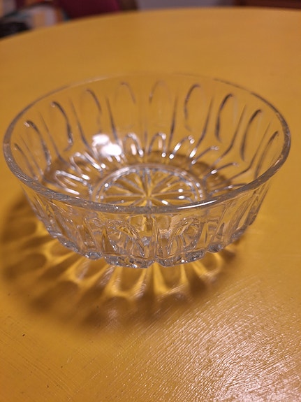 Lasinen kulho