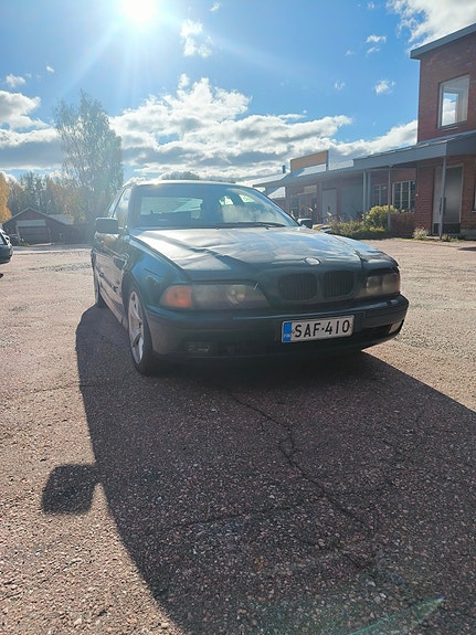 BMW E39 523i osina