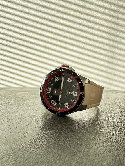 Tommy Hilfiger Miesten rannekello