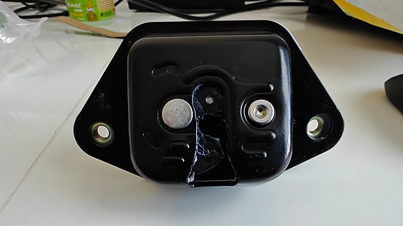 Honda Civic IX 2014-2021 takaoven sähkömekaaninen lukko