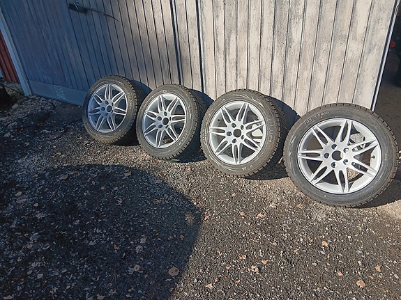 Kitkarenkaat vanteilla toyotaan