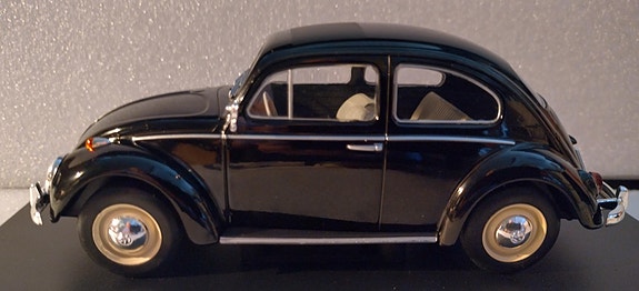 Pienoismalli VW Kupla 1200  musta  1/24