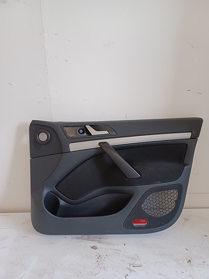 Skoda Octavia 2010 Oven verhous oikea etu 1Z1867012DDWAR