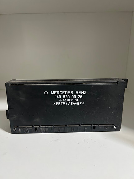 Mercedes-Benz S W140 ohjainyksikkö