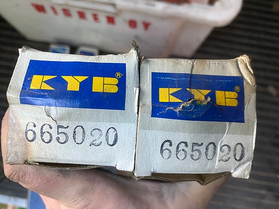 Mitsubishi Galant/Sapporo/Celeste Etuiskarit KYB 69-81