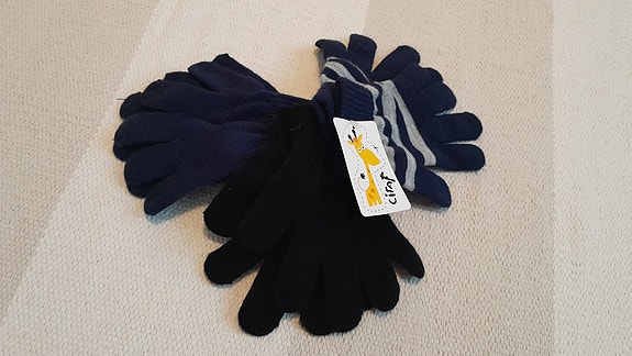 3 × uudet lasten sormikkaat, yht. 5€ (Espoo)