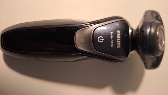 Philips Series 5000 Sähköinen parranajokone musta