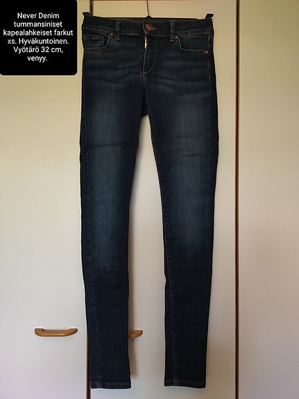 Never Denim tummansiniset farkut xs