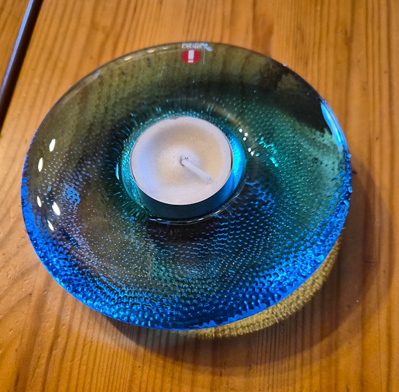 Sininen Iittala Nappi -tuikku