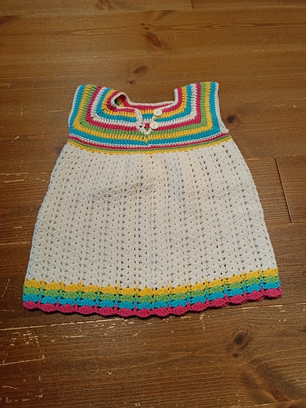 Virkattu mekko