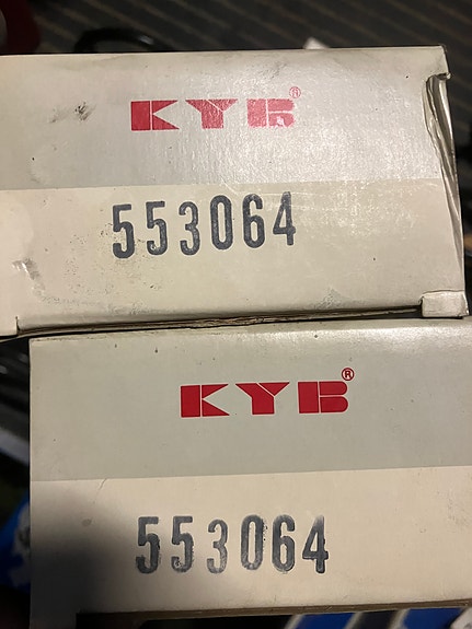 Toyota Crown Etuiskarit KYB 67-83