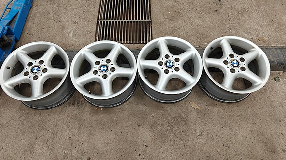 BMW 16" alumiinivanteet