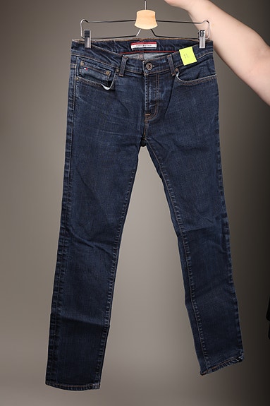 Miesten siniset Tommy Hilfiger Slim -farkut, koko W30 L32