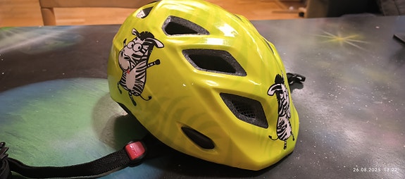 Lasten vaaleanvihreä kypärä "Met" Zebrakuvio k.52-57cm