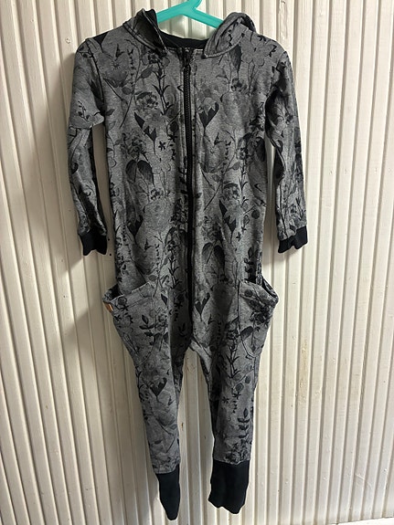 Metsola jumpsuit 98/104 Kukkakuvio Haalari hupulla Kukkakuvio