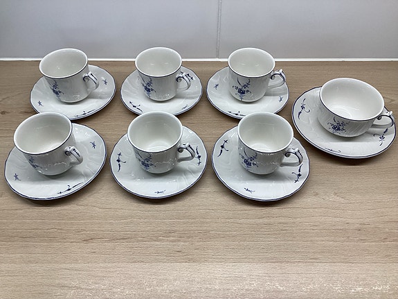 Villeroy&Boch Old Luxemburg sarjan kahvikupit ja teekuppi.