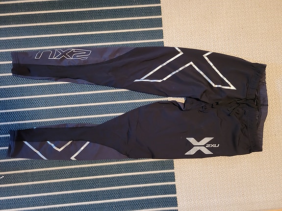 2XU naisten kompressiohousut