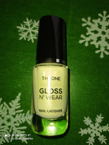 The ONE Gloss N' Wear Nail Lacquer kynsilakka 3,50e