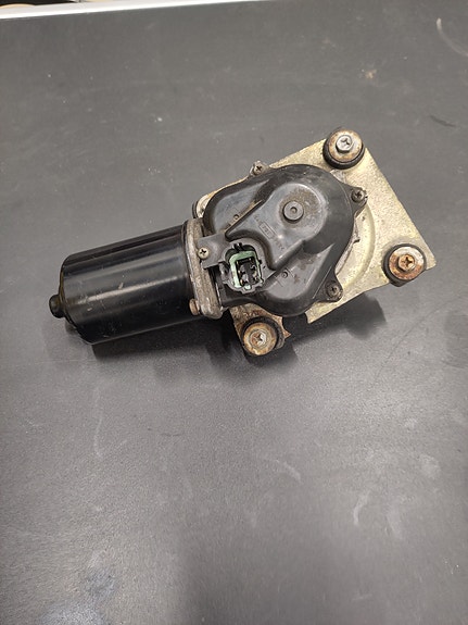 Pyyhkijänmoottori Nissan Primera p11