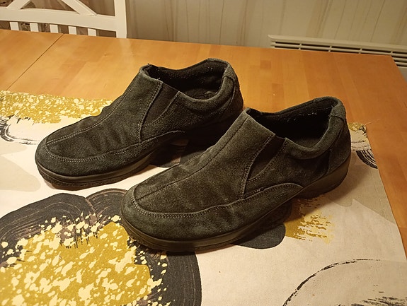 Naisten kengät 41