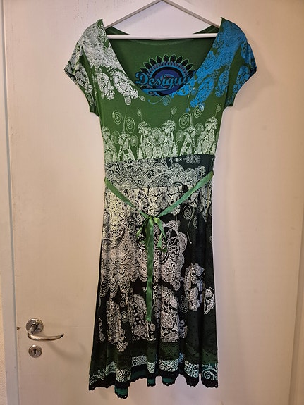 Desigual mekko