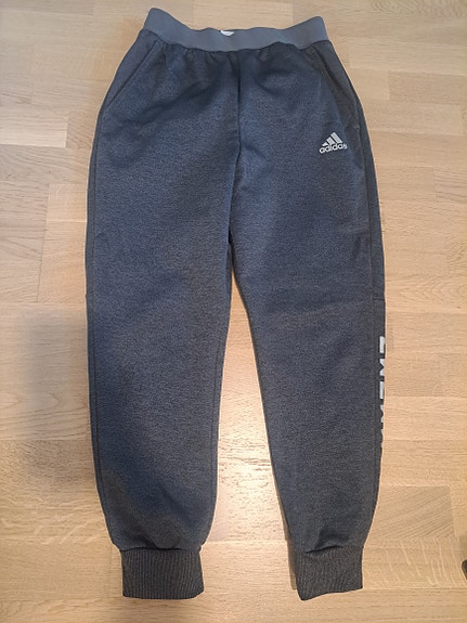 Adidas treenihousut koko 152 cm