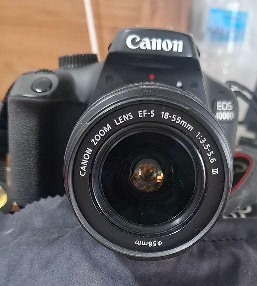 Canon EOS 4000D + Zoom Lens 75 -300mm slightly used