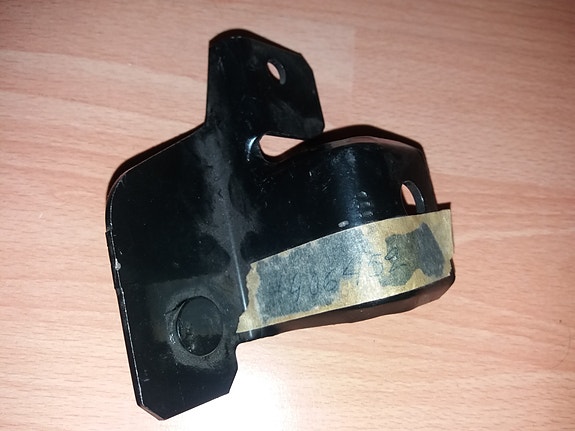 Takapuskurin kiinnike Opel Omega-A / Senator-B