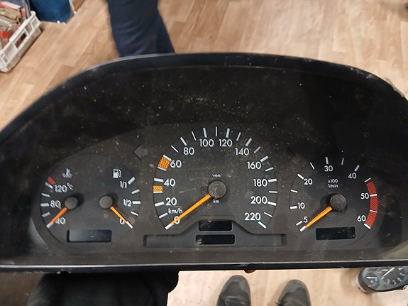 Mercedes w210 nopeusmittari