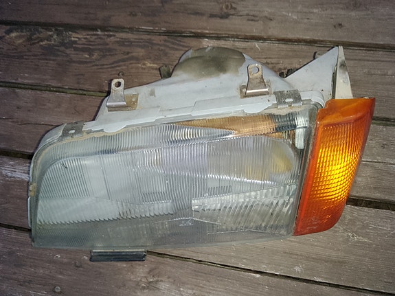 Opel rekord E2 etuvalot