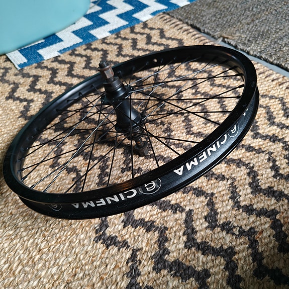 Cinema \"ZX Hub × 333 Rim\" RearWheel LHD Cinema 333/ZX Rear Wheel | Shop at LUXBMX