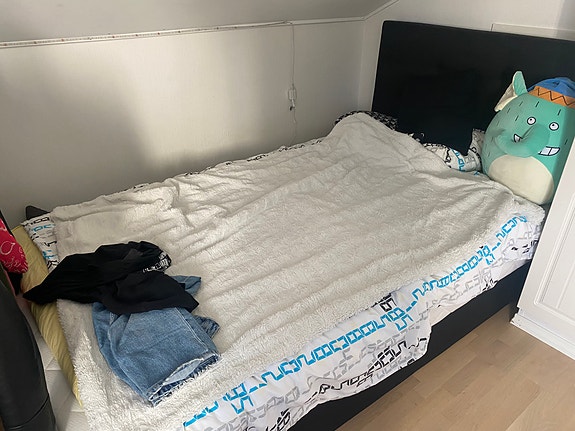 Masku  Sänky Musta Pääty