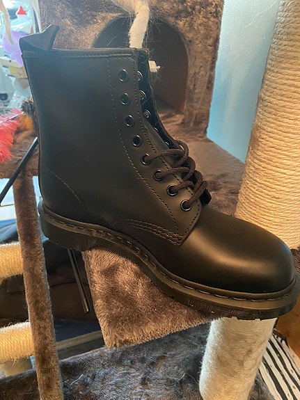 Dr Martens 1460 Mono -nahkanilkkurit
