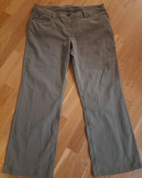 Housut koko 44