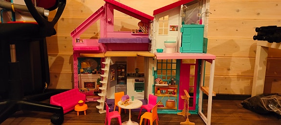 Barbie talo