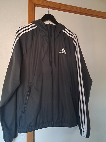 Adidas tuulitakki