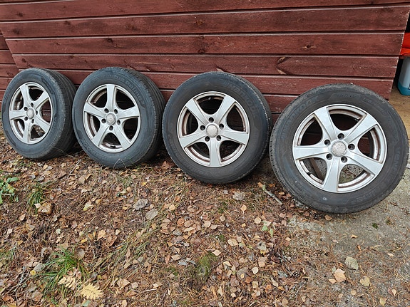 Alumiinivanteet 5x100 R15 Hankook Ventus Prime 195/65R15 renkailla