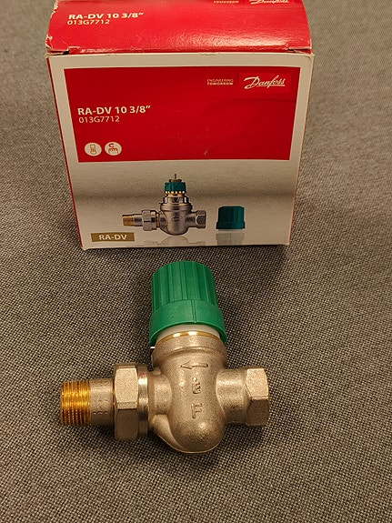 Patteriventtiili Danfoss Suora 3/8 RA-DV 013G7712