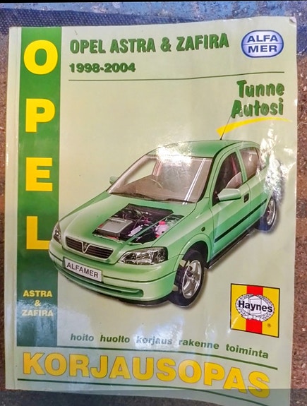 Opel Astra korjausopas