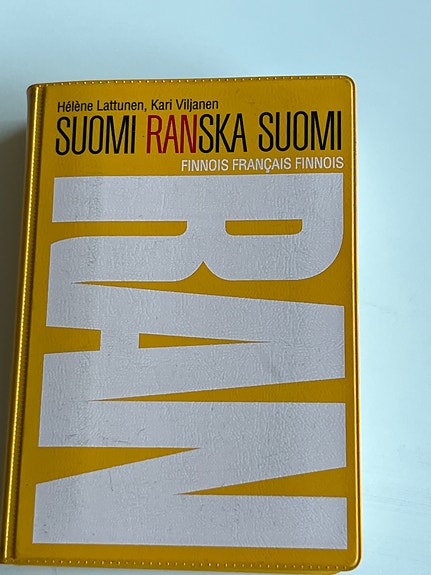 Suomi-Ranska-Suomi tasku sanakirja. Voidaan postittaa