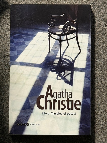 Agatha Christie - Neiti Marplea ei petetä