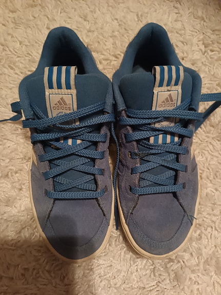 Adidas lenkkarit